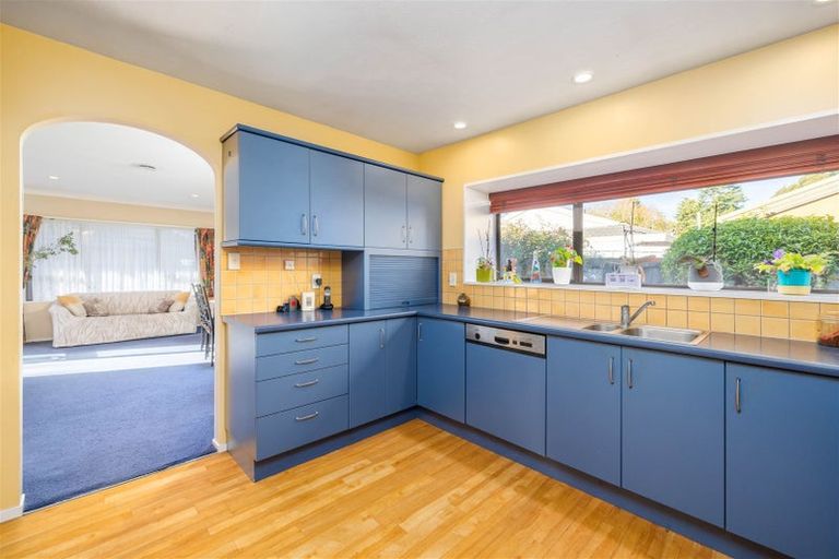 Photo of property in 8 Elvira Court, Bishopdale, Christchurch, 8053