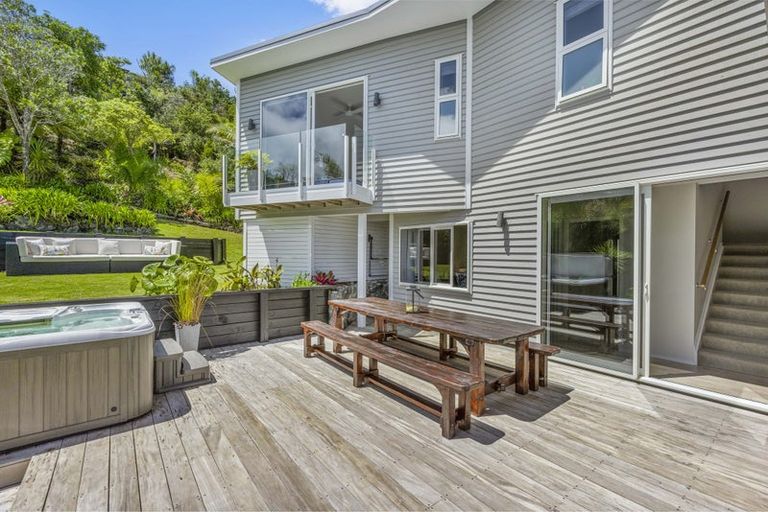 Photo of property in 69 De Luen Avenue, Tindalls Beach, Whangaparaoa, 0930