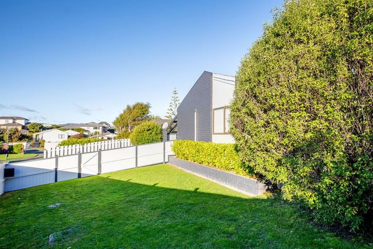 Photo of property in 37 Bodmin Terrace, Camborne, Porirua, 5026