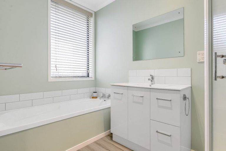 Photo of property in 31 Saxon Woods Drive, Rototuna North, Hamilton, 3210