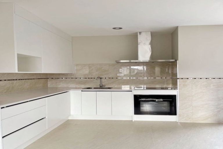 Photo of property in 10 Ravello Rise, Flat Bush, Auckland, 2019