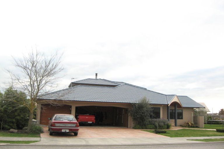 Photo of property in 2 Belgrove Drive, Waipukurau, 4200