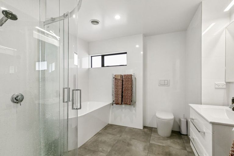 Photo of property in 35 Raumati Terrace, Khandallah, Wellington, 6035