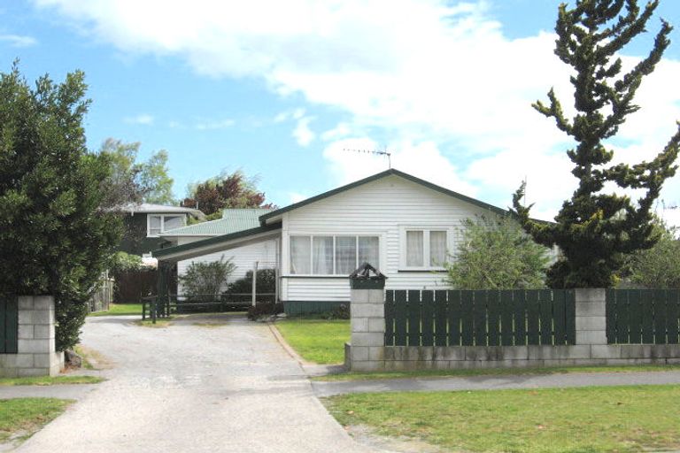 Photo of property in 12 Waitahanui Avenue, Taupo, 3330