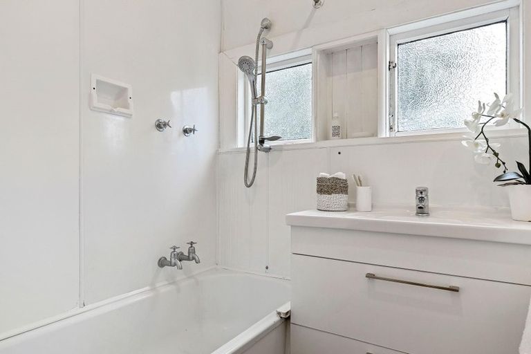 Photo of property in 1/13 Lansbury Avenue, Strowan, Christchurch, 8052