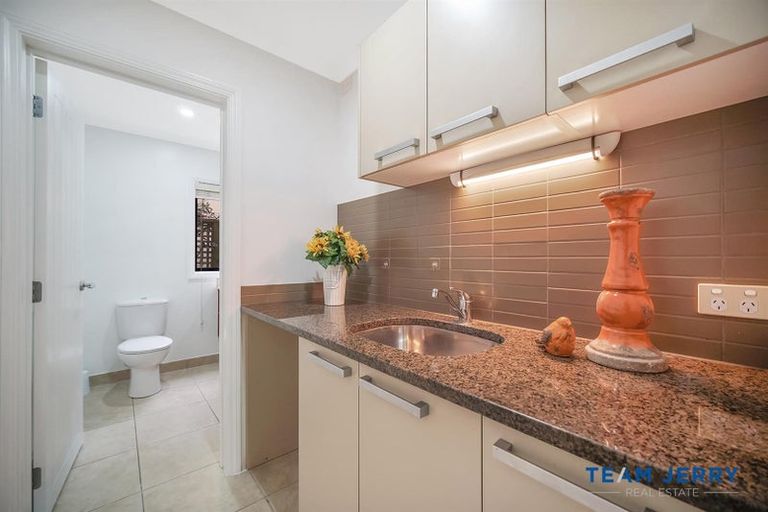 Photo of property in 27 Bridgefield Crescent, Flat Bush, Auckland, 2016