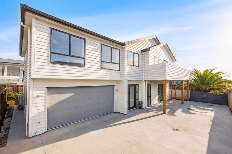 Photo of property in 45a Bradbury Road, Botany Downs, Auckland, 2010