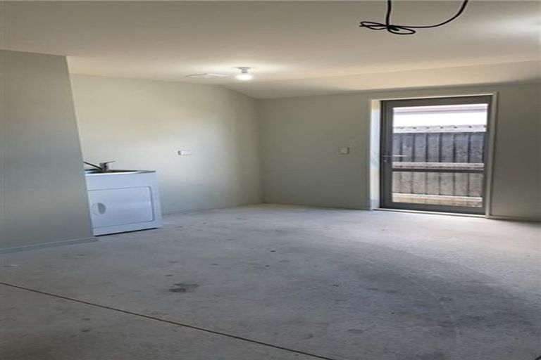 Photo of property in 8 Urihia Street, Marshland, Christchurch, 8083