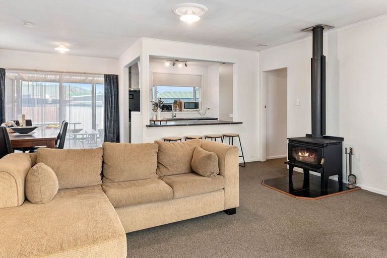 Photo of property in 19 Fenruss Street, Fairy Springs, Rotorua, 3015