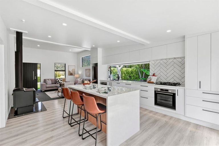 Photo of property in 1 Lansdowne Street, Clifton, Takaka, 7183