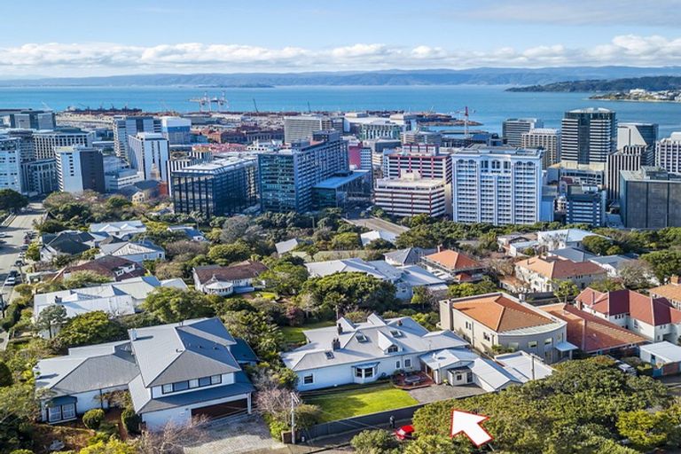 Photo of property in 10 Wesley Road, Kelburn, Wellington, 6012