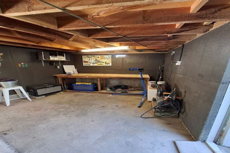 Photo of property in 11 Randall Place, Hospital Hill, Napier, 4110