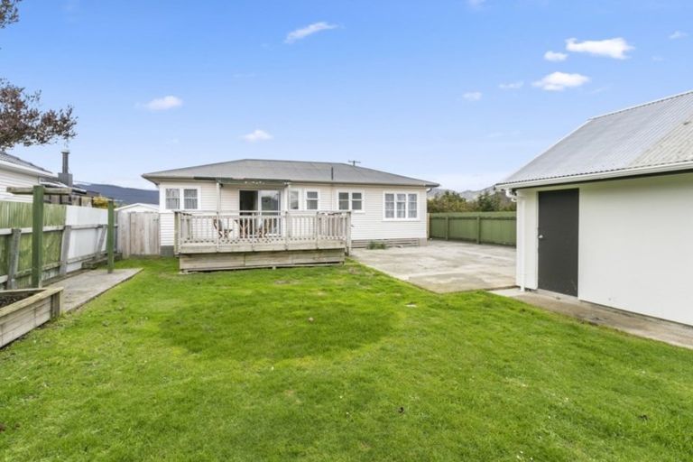 Photo of property in 14 Bythell Street, Wainuiomata, Lower Hutt, 5014