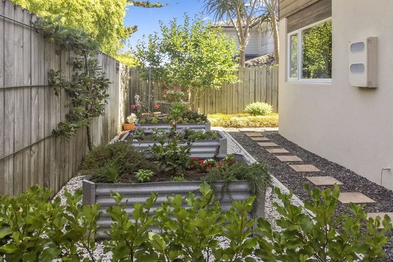 Photo of property in 1/35 Kowhai Road, Mairangi Bay, Auckland, 0630