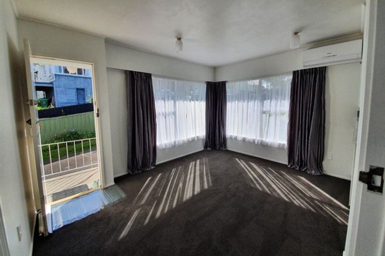 Photo of property in 1/242 Onewa Road, Birkenhead, Auckland, 0626