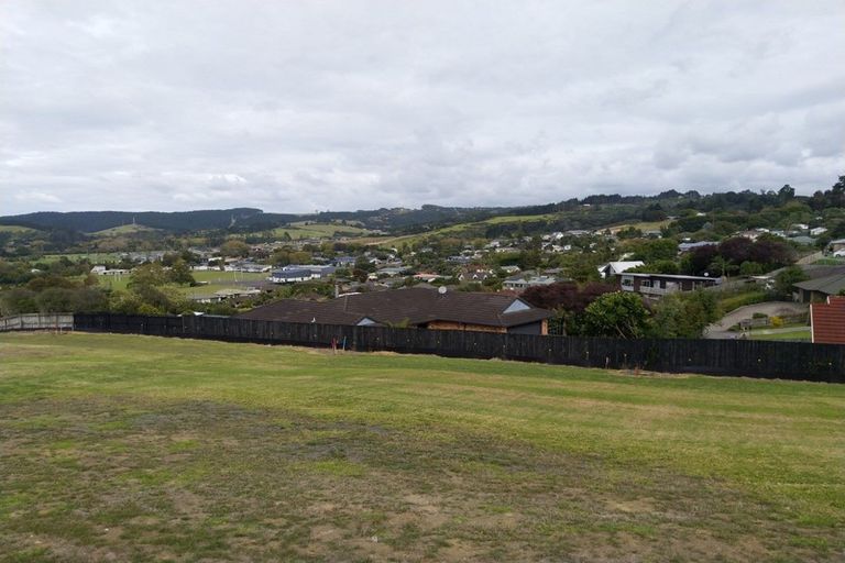 Photo of property in 4a Forlong Rise, Helensville, 0800