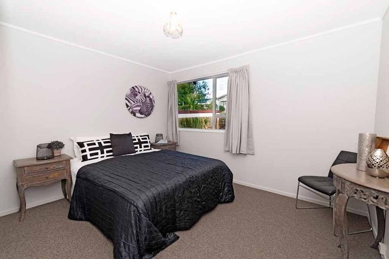 Photo of property in 104 Glendale Road, Glen Eden, Auckland, 0602