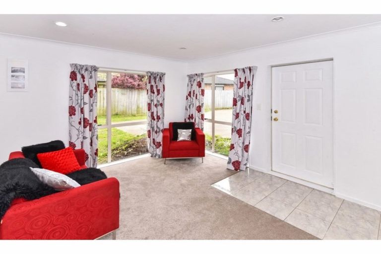 Photo of property in 96c Palmers Road, Clendon Park, Auckland, 2103