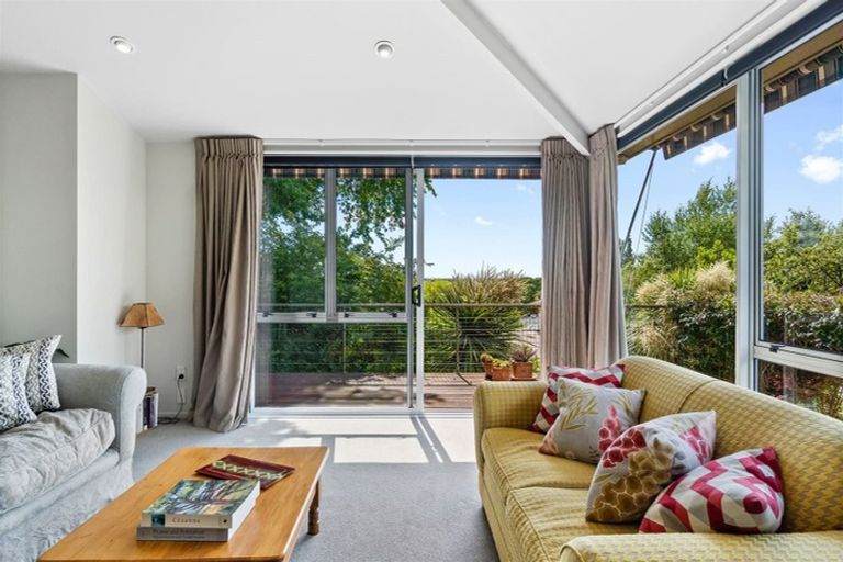 Photo of property in 8 Rhodesvale Terrace, Cashmere, Christchurch, 8022