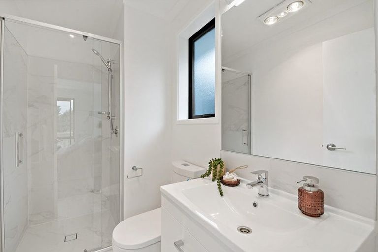 Photo of property in 78 Metoriti Crescent, Karaka, 2124