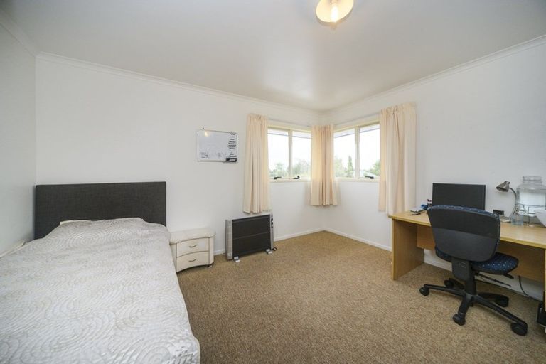 Photo of property in 1 Ayr Place, Hokowhitu, Palmerston North, 4410