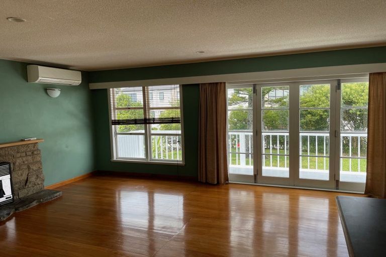 Photo of property in 55 Forrest Hill Road, Milford, Auckland, 0620