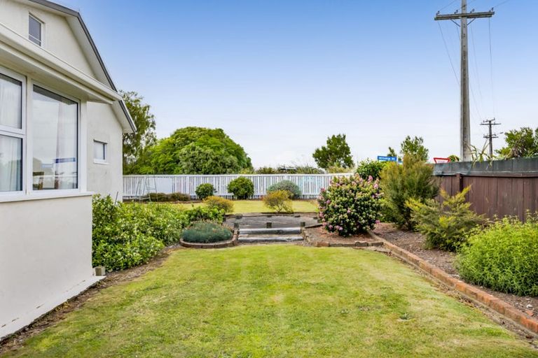 Photo of property in 124 Weraroa Road, Waverley, 4510