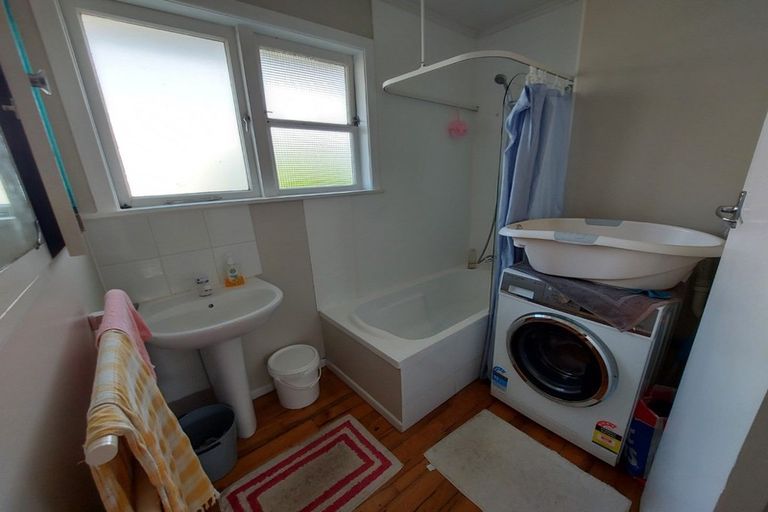Photo of property in 1/31 Raines Avenue, Forrest Hill, Auckland, 0620