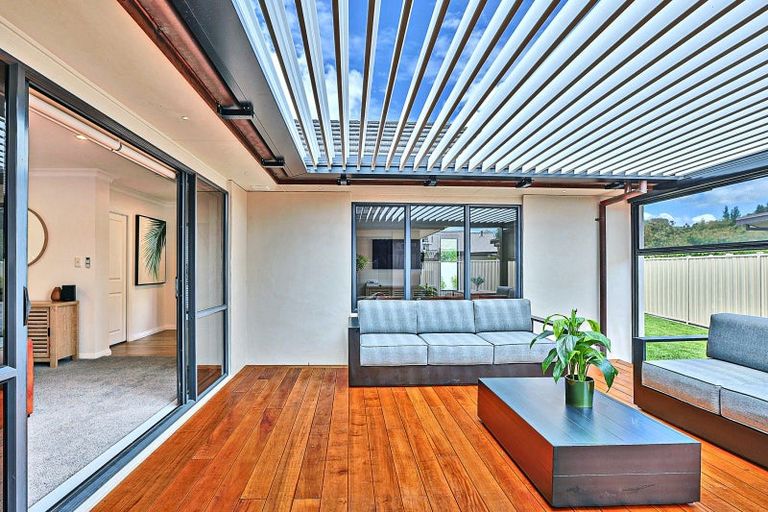 Photo of property in 15 Pinotage Drive, Greenmeadows, Napier, 4112