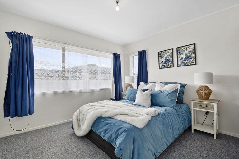 Photo of property in 2/31 Ti Nana Crescent, Henderson, Auckland, 0610