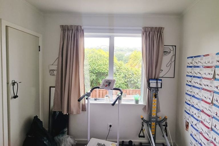 Photo of property in 4 Hallewell Crescent, Johnsonville, Wellington, 6037