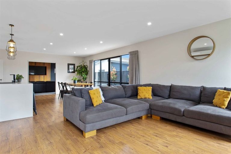 Photo of property in 28 Wakeman Way, Kaiapoi, 7630