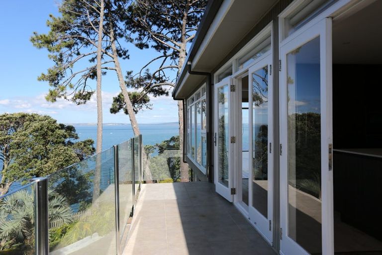 Photo of property in 77 Cliff Road, Torbay, Auckland, 0630