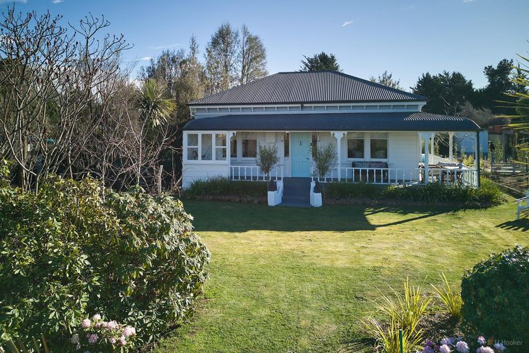 Photo of property in 260 Talbot Street, Geraldine, 7930