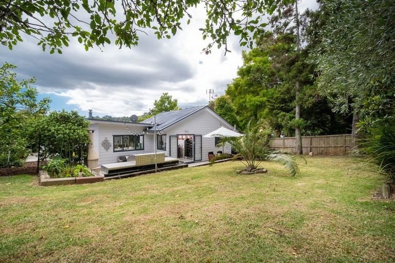 Photo of property in 12 Opanuku Road, Henderson Valley, Auckland, 0612