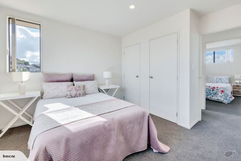 Photo of property in 33 Cityview Place, Massey, Auckland, 0614