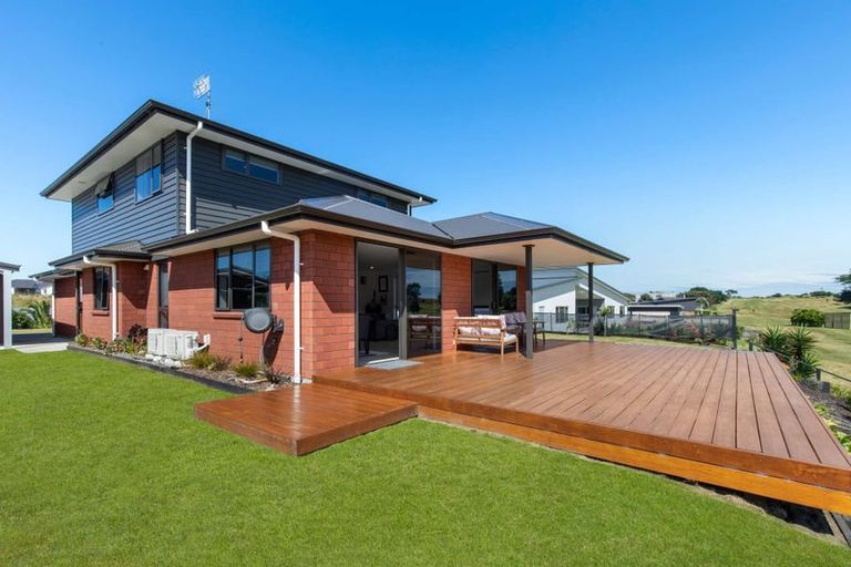 Photo of property in 31 Golf Vue Place, Castlecliff, Whanganui, 4501