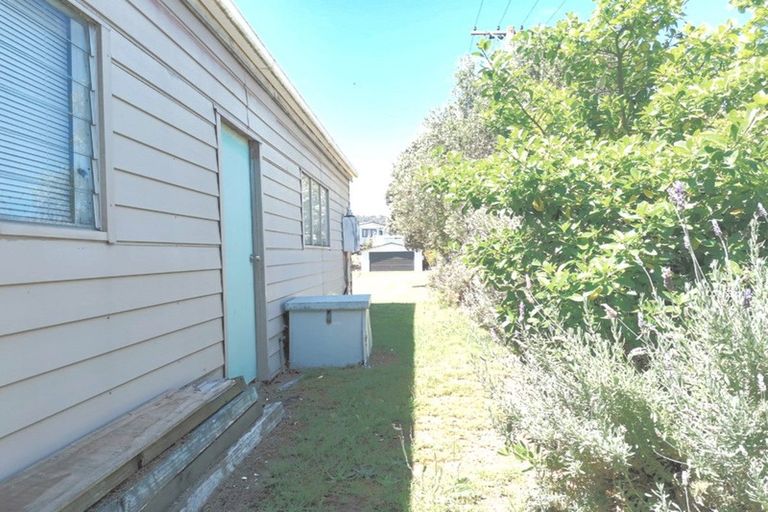Photo of property in 2 Tamure Crescent, Mahia, 4198