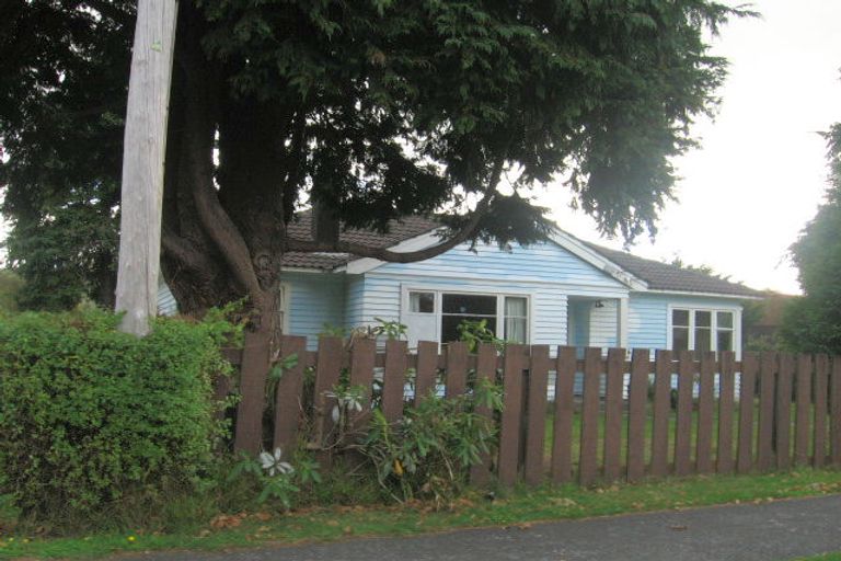 Photo of property in 34 Poole Crescent, Wainuiomata, Lower Hutt, 5014