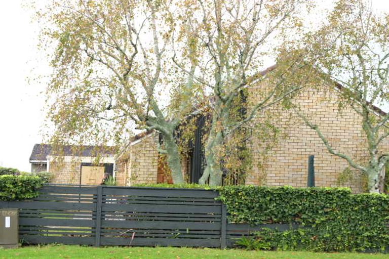 Photo of property in 4/100 Ridge Road, Howick, Auckland, 2014