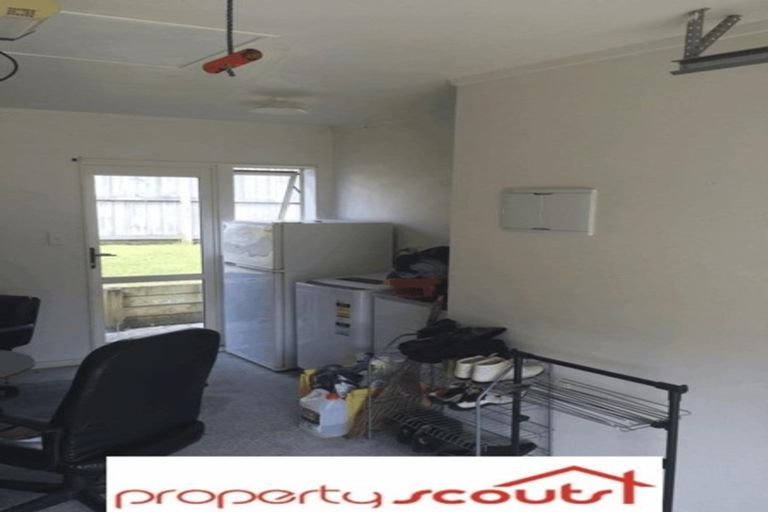 Photo of property in 5 Charta Place, Sunnyvale, Auckland, 0612