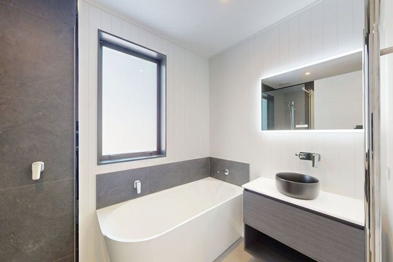 Photo of property in 39 Kotare Street, Waikanae, 5036