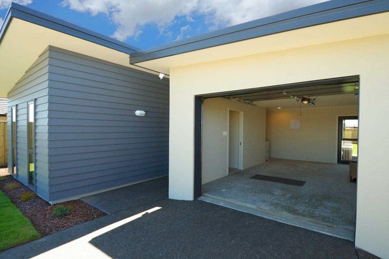 Photo of property in 32 Hodgkinson Road, Pegasus, 7612