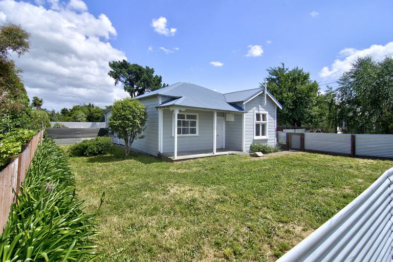 Photo of property in 130 Fitzherbert Street, Featherston, 5710