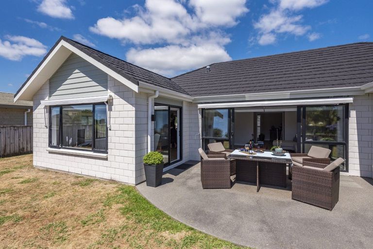Photo of property in 176 Milne Drive, Paraparaumu, 5032