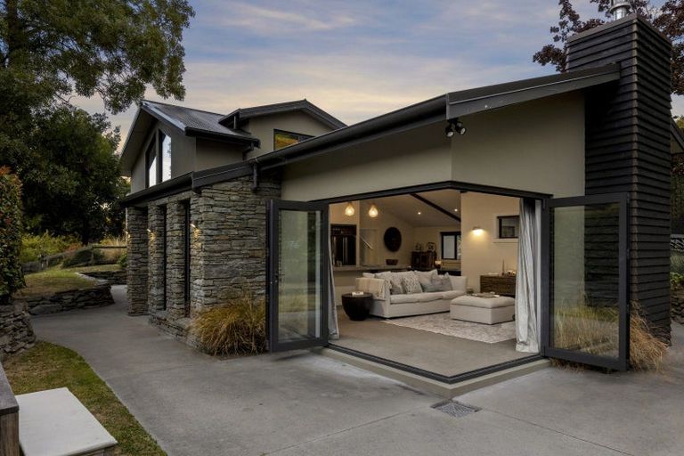 Photo of property in 94 Centennial Avenue, Arrowtown, 9302