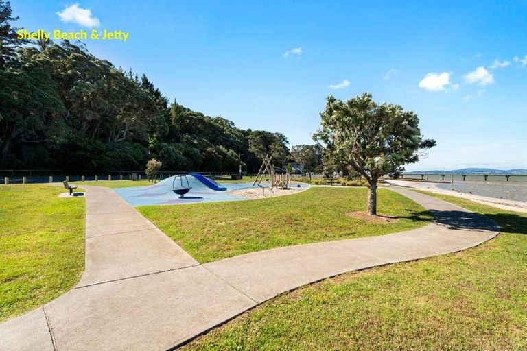Photo of property in 103 Mcleod Road, South Head, Helensville, 0874