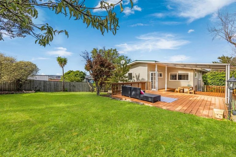 Photo of property in 9 Ellesmere Crescent, Pakuranga Heights, Auckland, 2010