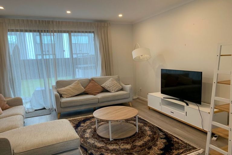 Photo of property in 14b Mawai Hakona Drive, Wallaceville, Upper Hutt, 5018