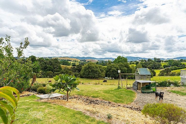 Photo of property in 20 Matai Drive, Maungaturoto, 0520